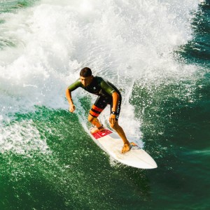 爱游戏平台-英超赛后专家分析，强调控球率变化在战术布局中的重要作用，英超传控球队