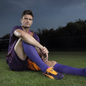 爱游戏官方入口-《2025年电竞市场日益成熟，全球营收持续上升》，2023年全球电竞人口将达20亿