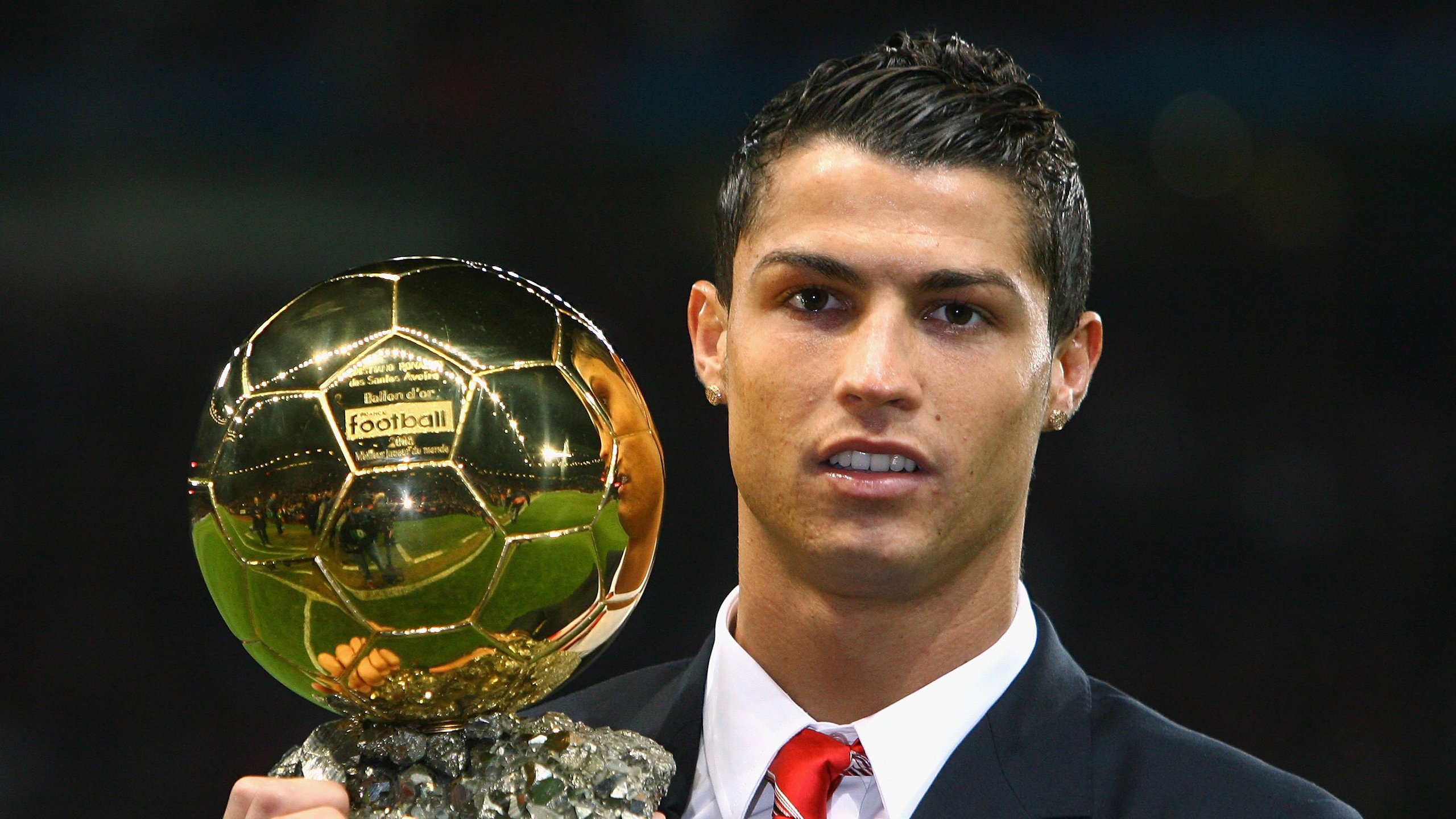 利物浦主场胜拜仁，锁定欧冠八强名额，利物浦对阵拜仁