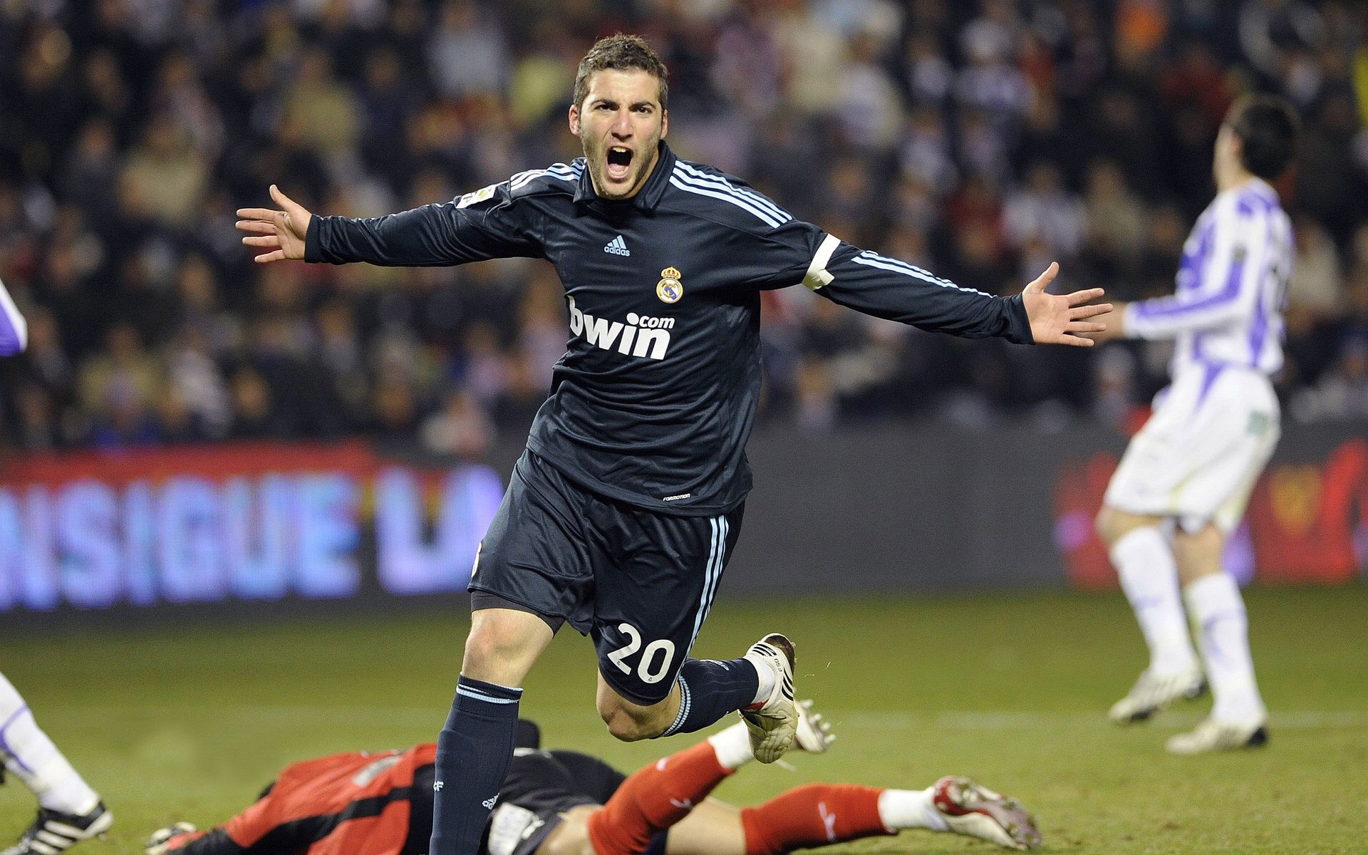 帕尔梅拉斯与桑托斯争夺欧战资格,帕尔梅拉对桑托斯